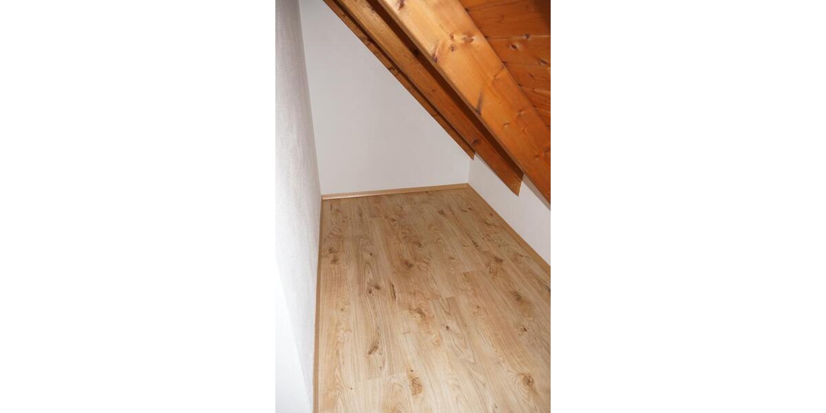 Etagenwohnung Bergkirchen - 4 Zimmer, 120 m&sup2;, 1.800&euro; | Angebot:26000224