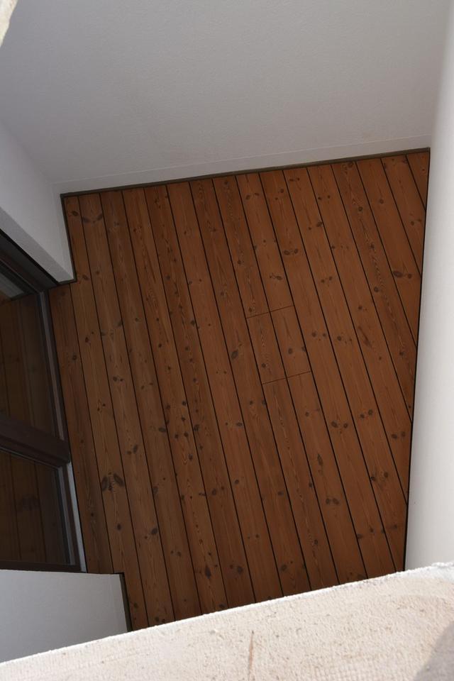 Moderne Souterrain-Wohnung mit Tageslicht