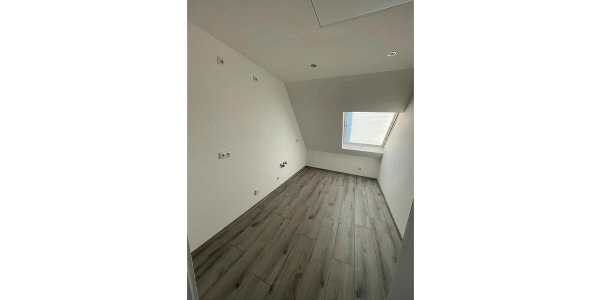 Dachgeschoßwohnung Hückelhoven - 2 Zimmer, 42 m&sup2;, 575&euro; | Angebot:26271493