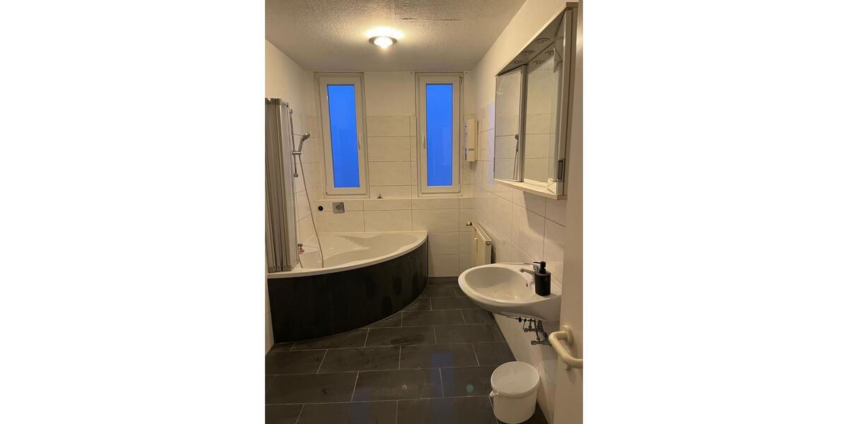 Dachgeschoßwohnung Saarbrücken - 3 Zimmer, 110 m&sup2;, 700&euro; | Angebot:24430841