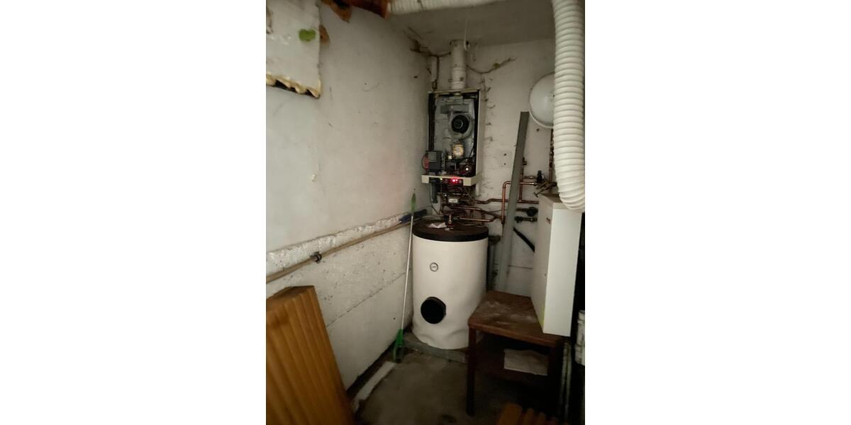 Verwahrloste Hofreite an Selbstsanierer in Mücke zu vermieten. 5 zimmer