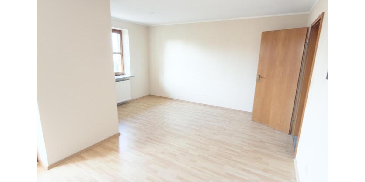 Doppelhaushälfte Großheirath - 4.5 Zimmer, 140 m&sup2;, 1.050&euro; | Angebot:24784370