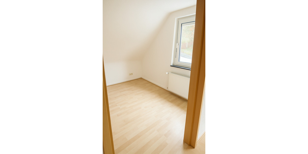 Dachgeschoßwohnung Steinwenden - 6 Zimmer, 57 m&sup2;, 600&euro; | Angebot:23840540