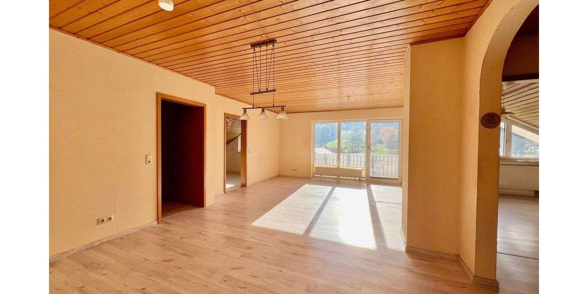 Helle 3 Zimmerwohnung mit Blick ins 