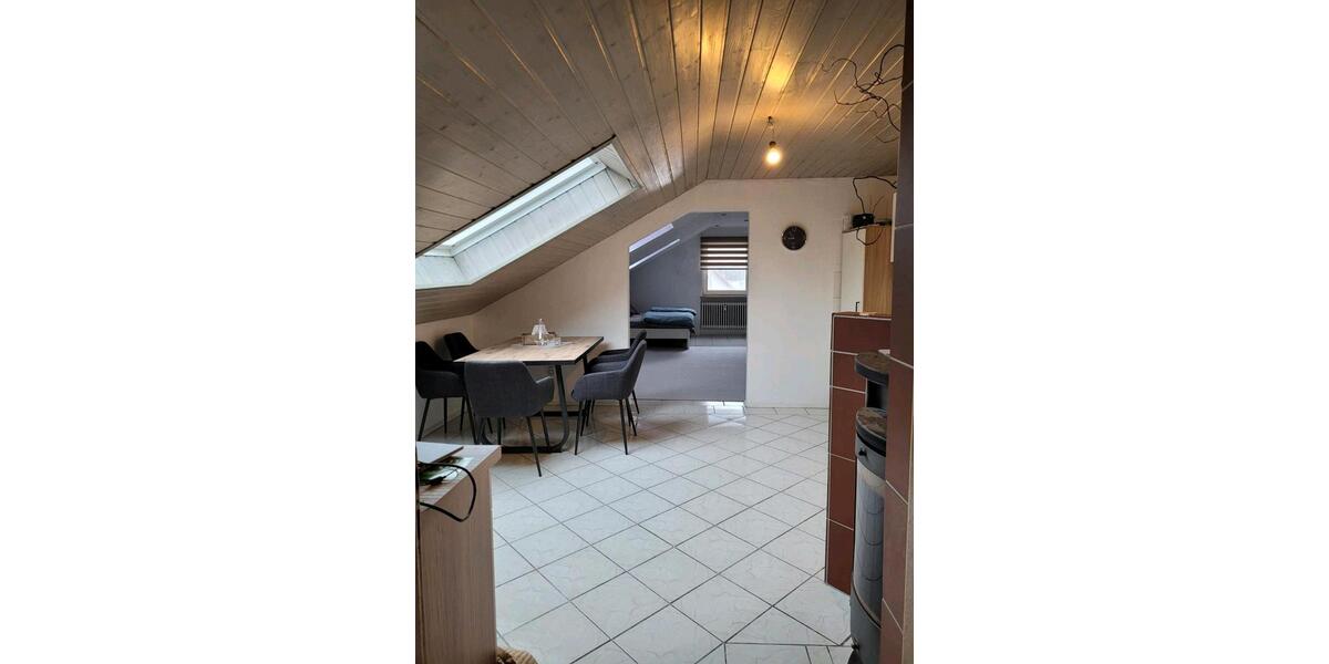 Dachgeschoßwohnung Vohenstrauß - 5 Zimmer, 100 m&sup2;, 520&euro; | Angebot:25252653