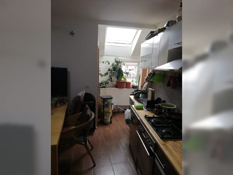 Zimmer in 4er WG Zentral Dachgeschoss WG-Zimmer 23 m² befristest / Probewohnen für 6 Monate. - Zimmer Stuttgart Gablenberg | Angebot:27077027