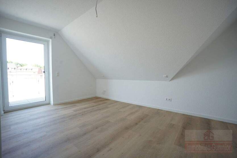 IMMOBILIEN GUMNIOR präsentiert: helle 3-Zimmer-Dachgeschosswohnung in Rheine 3 zimmer
