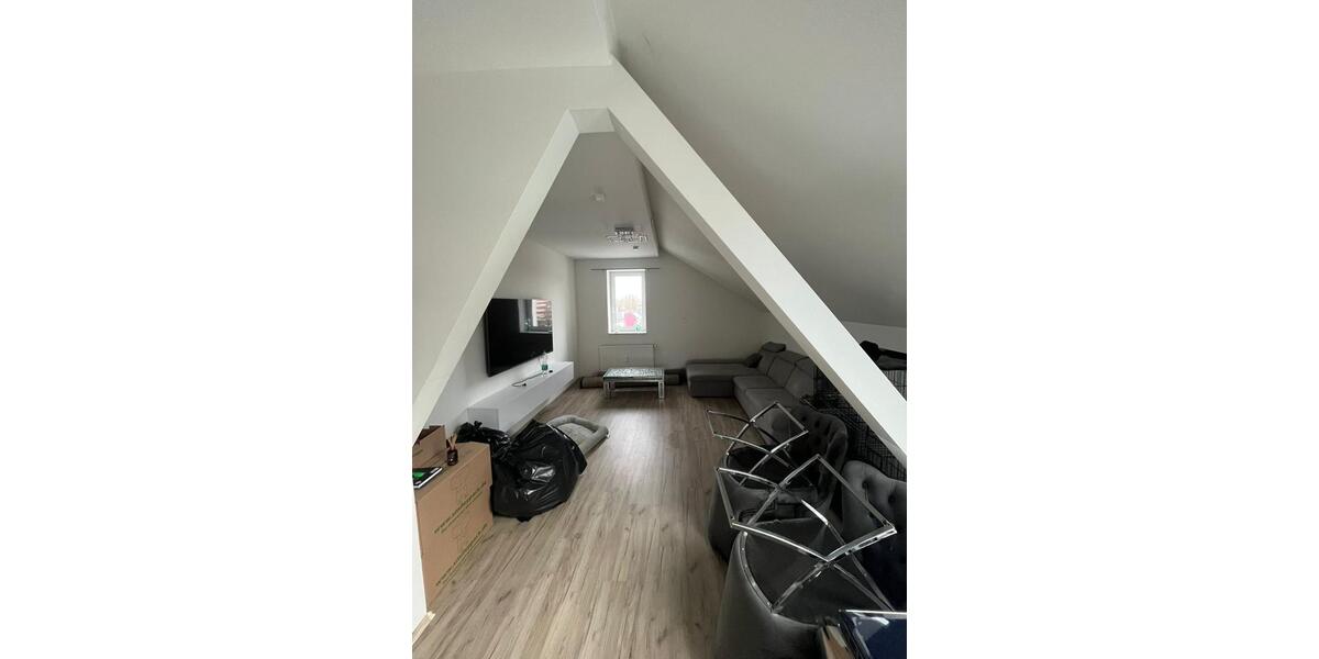 Dachgeschoßwohnung Dortmund Brackel - 4 Zimmer, 120 m&sup2;, 1.050&euro; | Angebot:24864411