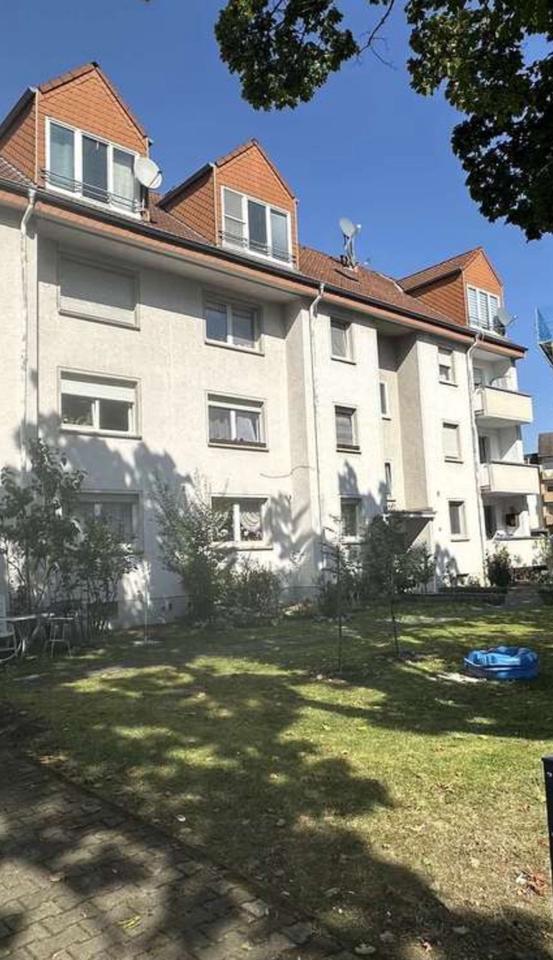 Charmante Dachgeschoss Wohnung ab 01.11 zimmer