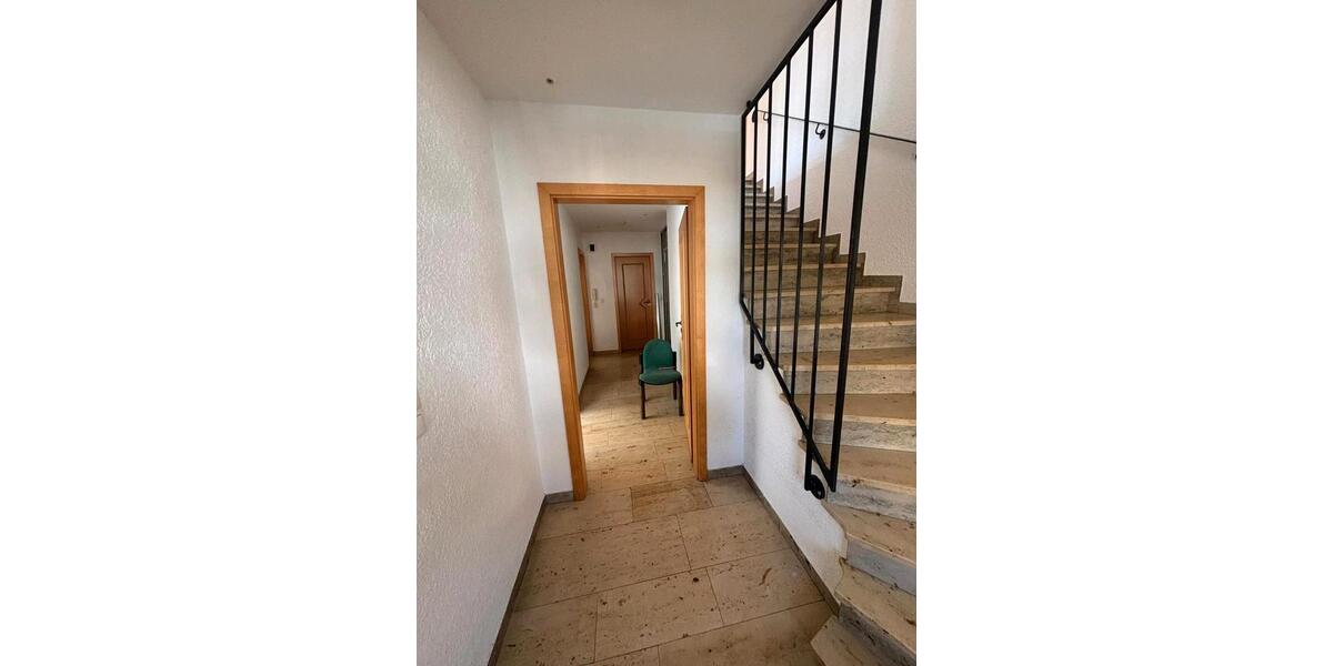 Etagenwohnung Eltmann - 6 Zimmer, 160 m&sup2;, 1.200&euro; | Angebot:26395880