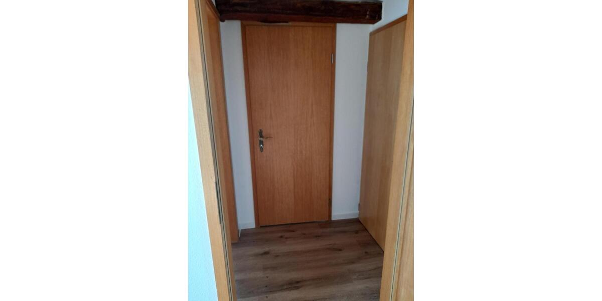 Dachgeschoßwohnung Pegau - 2 Zimmer, 42 m&sup2;, 240&euro; | Angebot:25473975