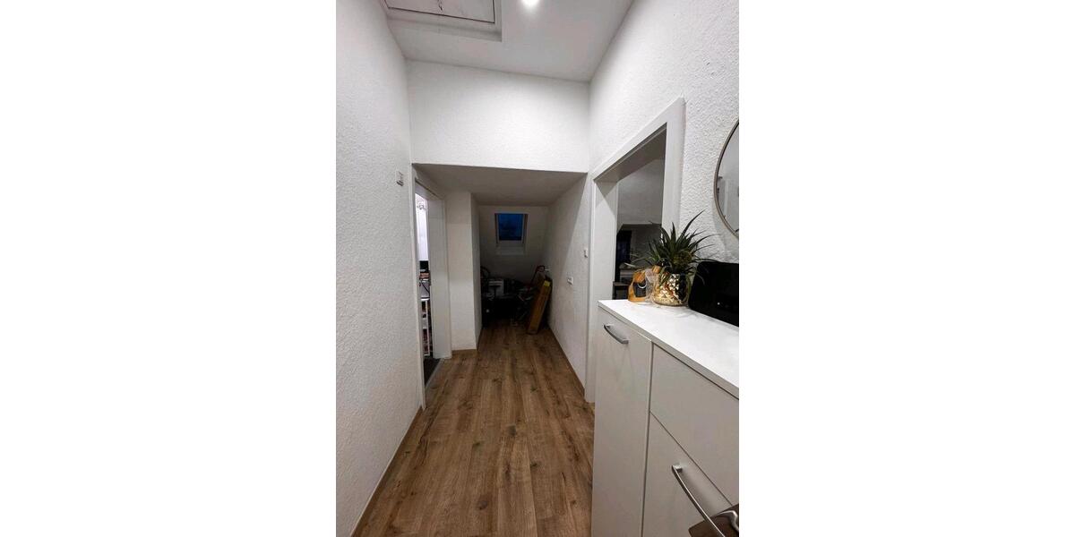 Eingerichtet 3-Zimmer-Wohnung mit 74 qm in einem 3-Familienhaus ; 3 zimmer