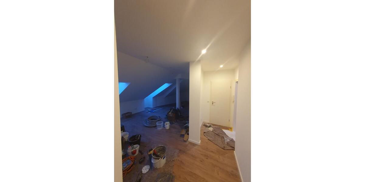 Moderne Dachgeschosswohnung in zentraler Lage von Hannover 3 zimmer