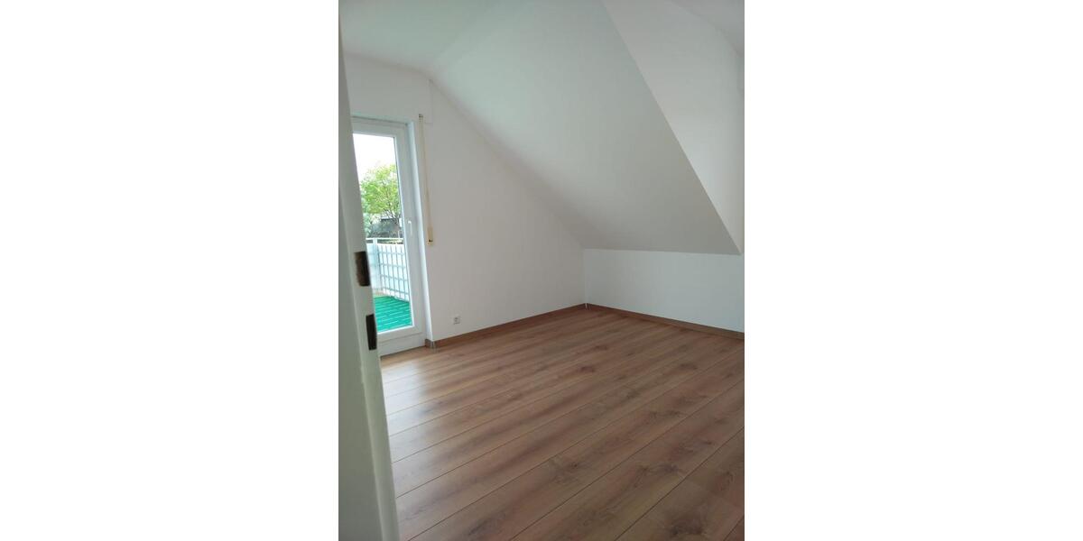 Etagenwohnung Uhingen - 4 Zimmer, 80 m&sup2;, 1.000&euro; | Angebot:26462087