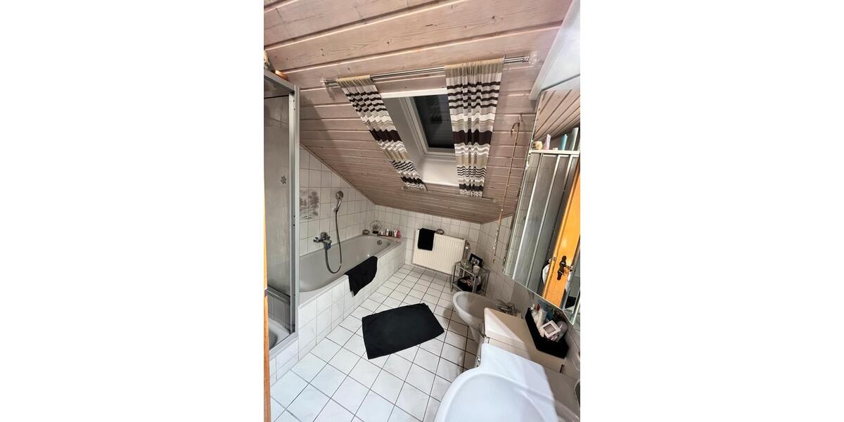 Dachgeschoßwohnung Passau Maierhof - 4 Zimmer, 120 m&sup2;, 1.150&euro; | Angebot:25895002