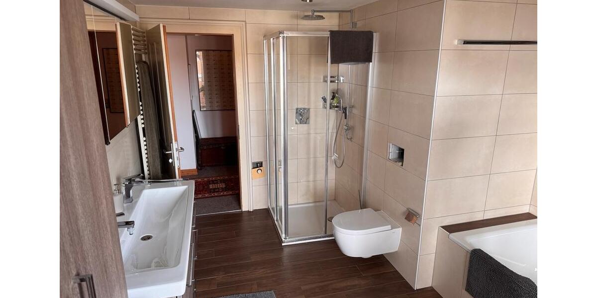 Etagenwohnung Dingolfing - 4 Zimmer, 130 m&sup2;, 1.600&euro; | Angebot:25323923