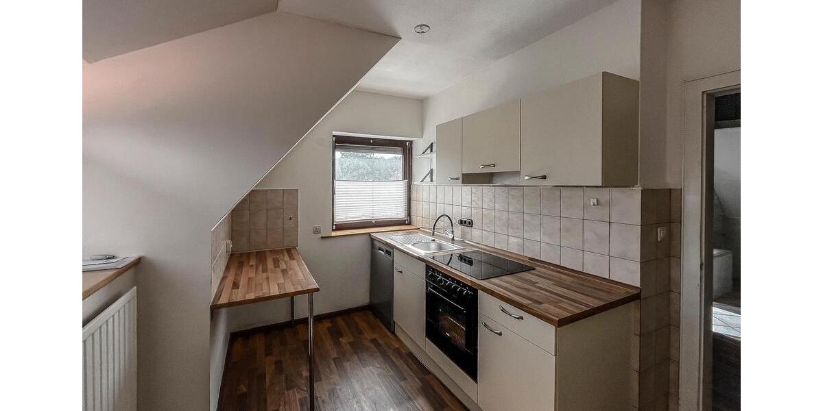 Dachgeschoßwohnung Lüneburg Ebensberg - 4 Zimmer, 105 m&sup2;, 1.450&euro; | Angebot:26282938