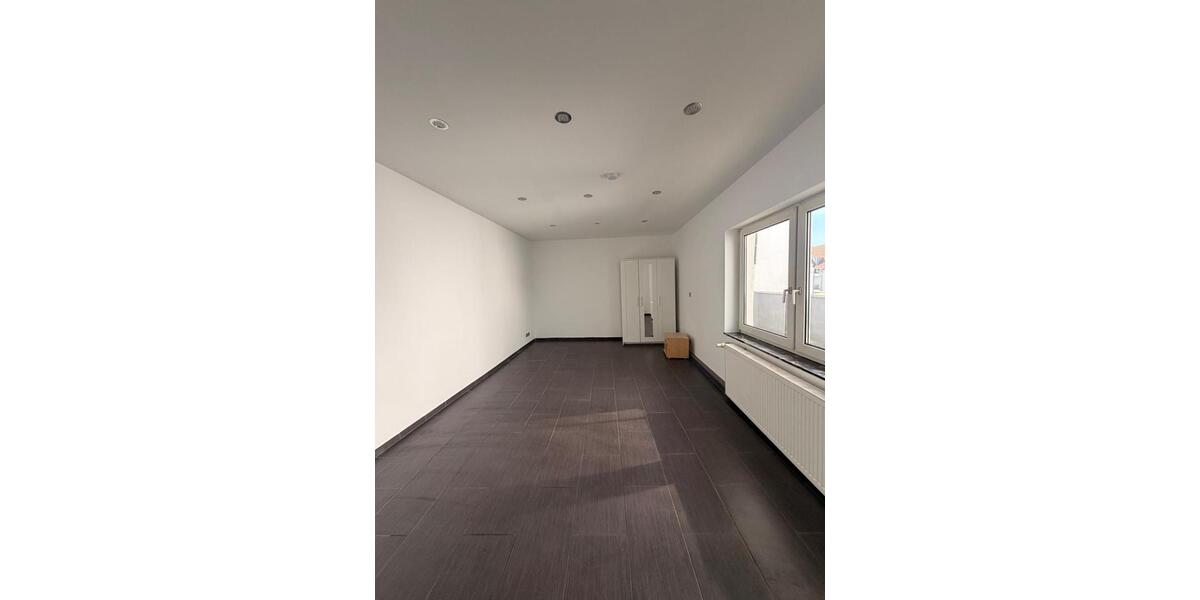 Wohnen auf Zeit Ludwigshafen am Rhein Ludwigshafen-Hemshof - 10 Zimmer, 300 m&sup2;, 650&euro; | Angebot:26636897