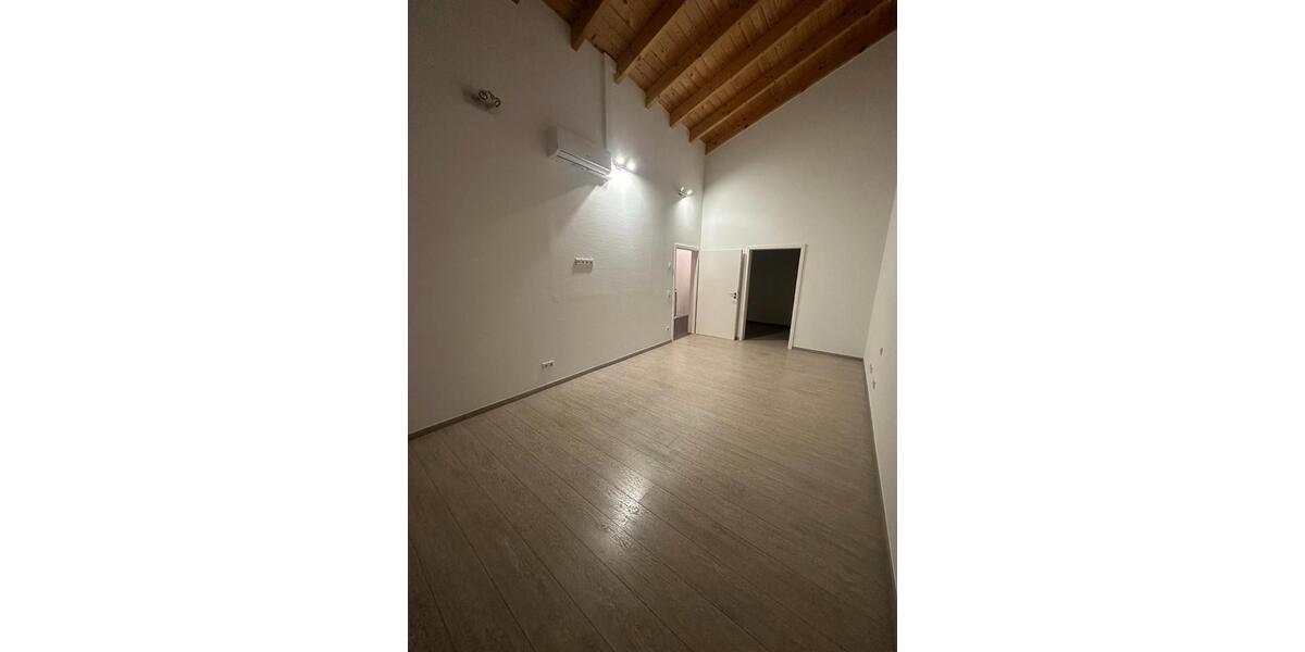 Doppelhaushälfte Püttlingen - 4 Zimmer, 230 m&sup2;, 1.830&euro; | Angebot:26299543