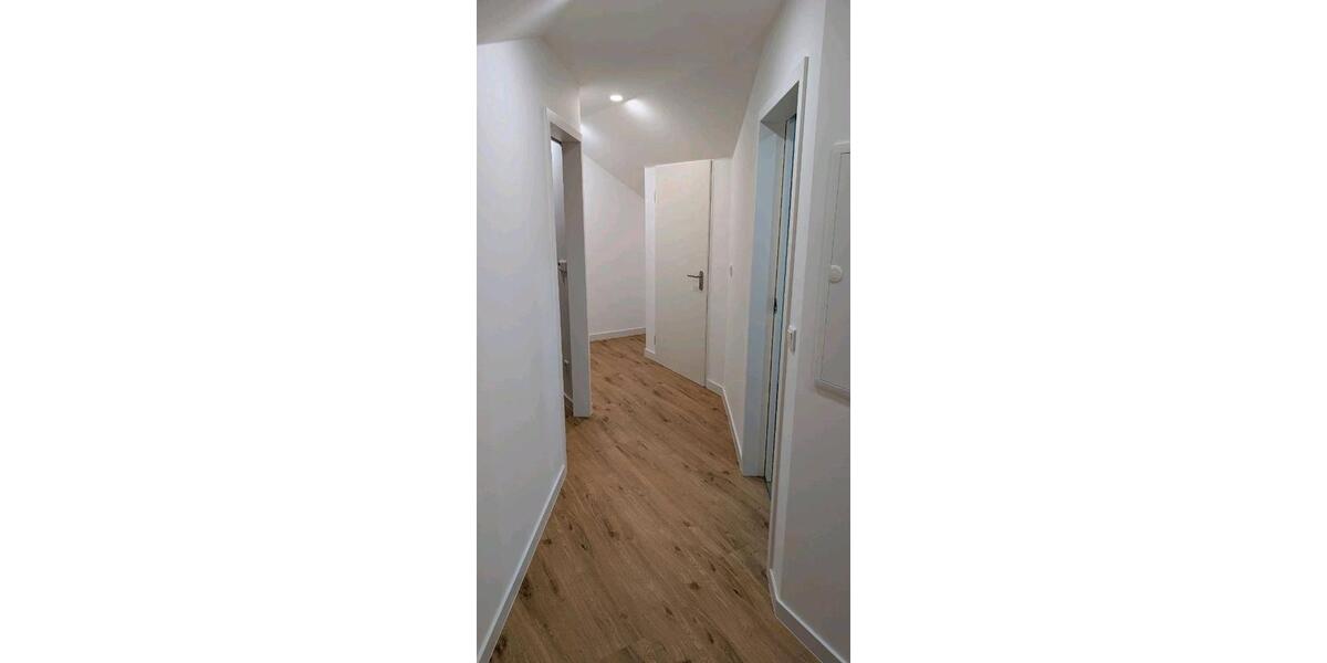 Dachgeschoßwohnung Schlangen - 2 Zimmer, 60 m&sup2;, 700&euro; | Angebot:26376140