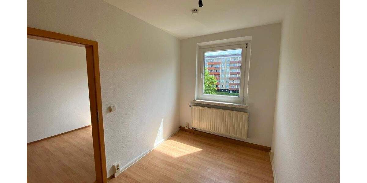 Etagenwohnung Suhl Neundorf - 4 Zimmer, 64 m&sup2;, 340&euro; | Angebot:25268283