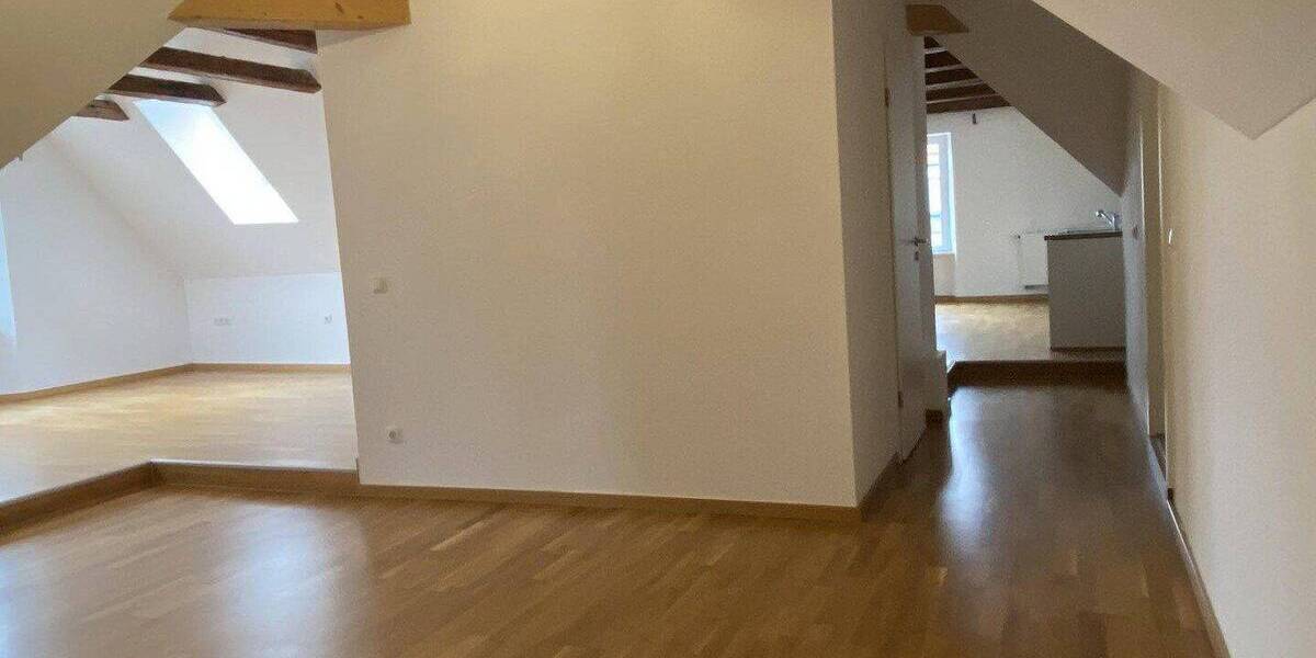 Etagenwohnung Kempten Auf der Halde - 3 Zimmer, 105 m&sup2;, 1.220&euro; | Angebot:26825323