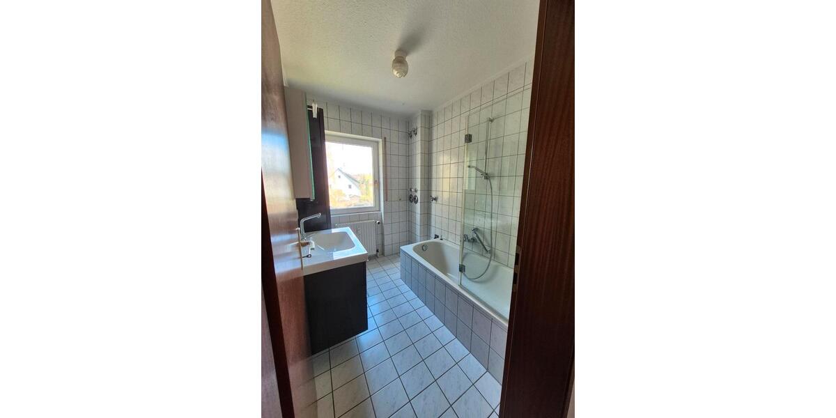 Dachgeschoßwohnung Brigachtal - 3.5 Zimmer, 87 m&sup2;, 880&euro; | Angebot:26336077