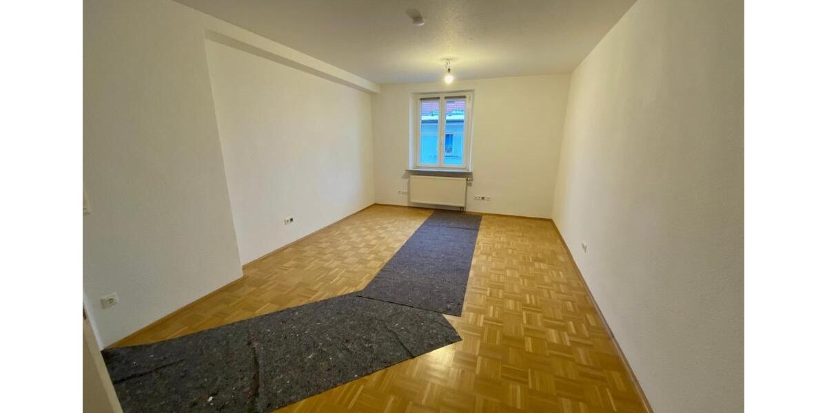 Etagenwohnung Bayreuth City - 3 Zimmer, 110 m&sup2;, 1.100&euro; | Angebot:26238596