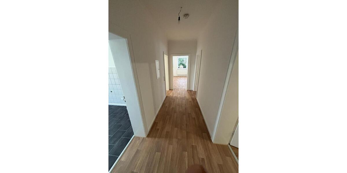 *Frisch RENOVIERT*helle 4-Zimmerwohnung mit Terrasse bietet Platz für die ganze Familie* 4 zimmer