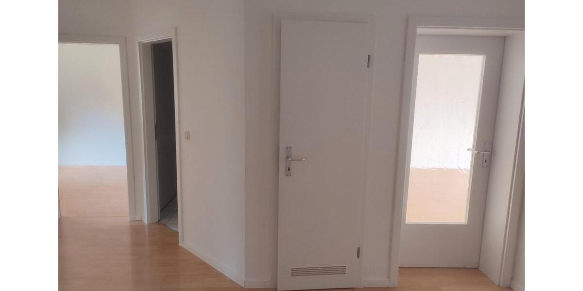 Erdgeschoßwohnung Rinteln - 3 Zimmer, 82 m&sup2;, 800&euro; | Angebot:26636510
