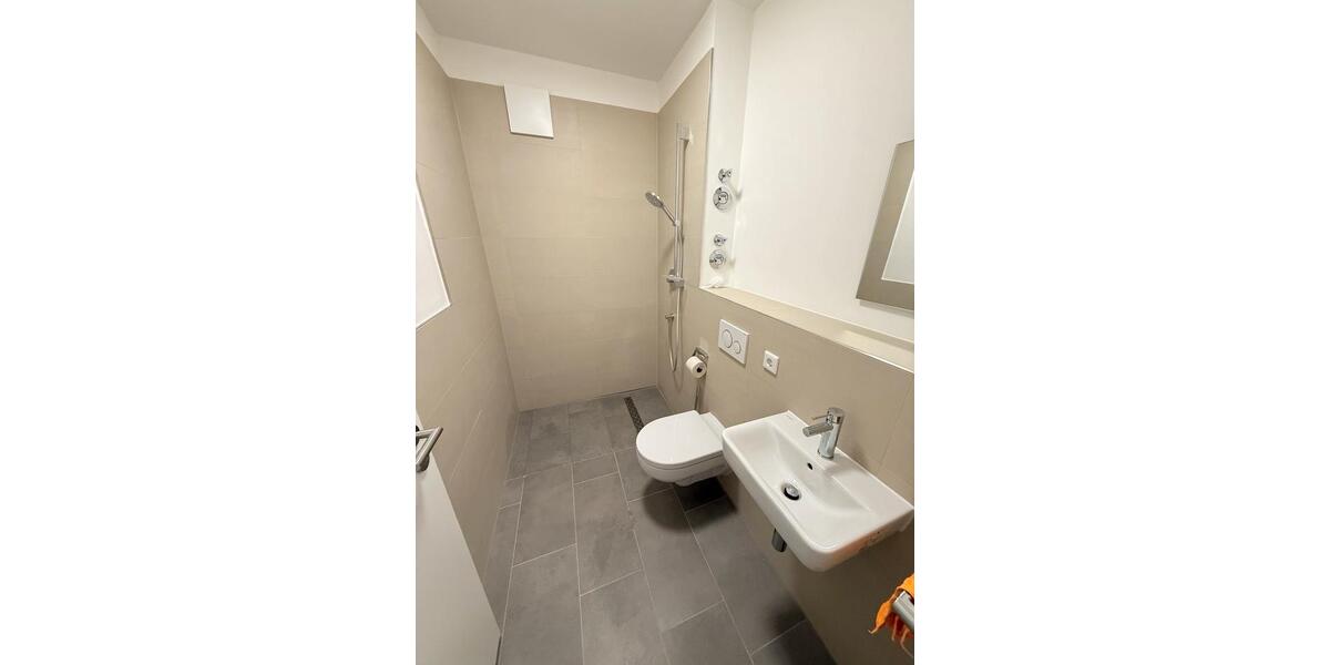 Etagenwohnung Ludwigshafen am Rhein Parkinsel - 3 Zimmer, 81 m&sup2;, 1.600&euro; | Angebot:26594469