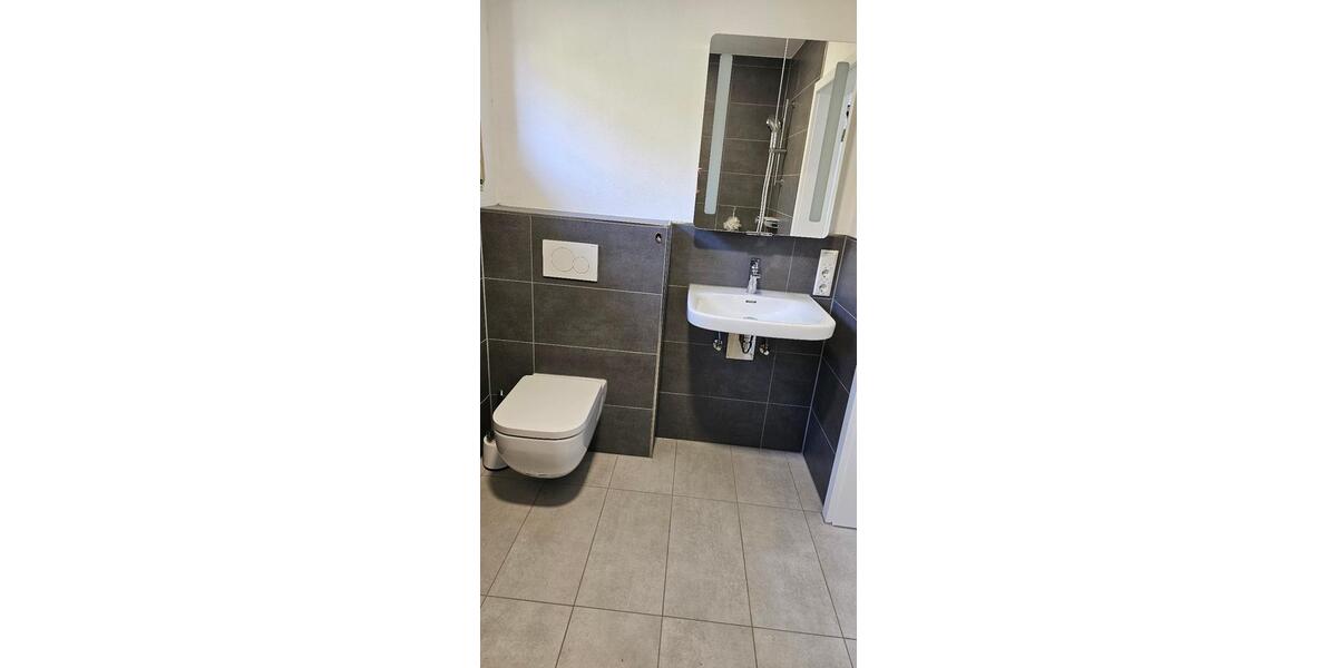 Etagenwohnung Meschede - 5 Zimmer, 180 m&sup2;, 1.100&euro; | Angebot:25551536