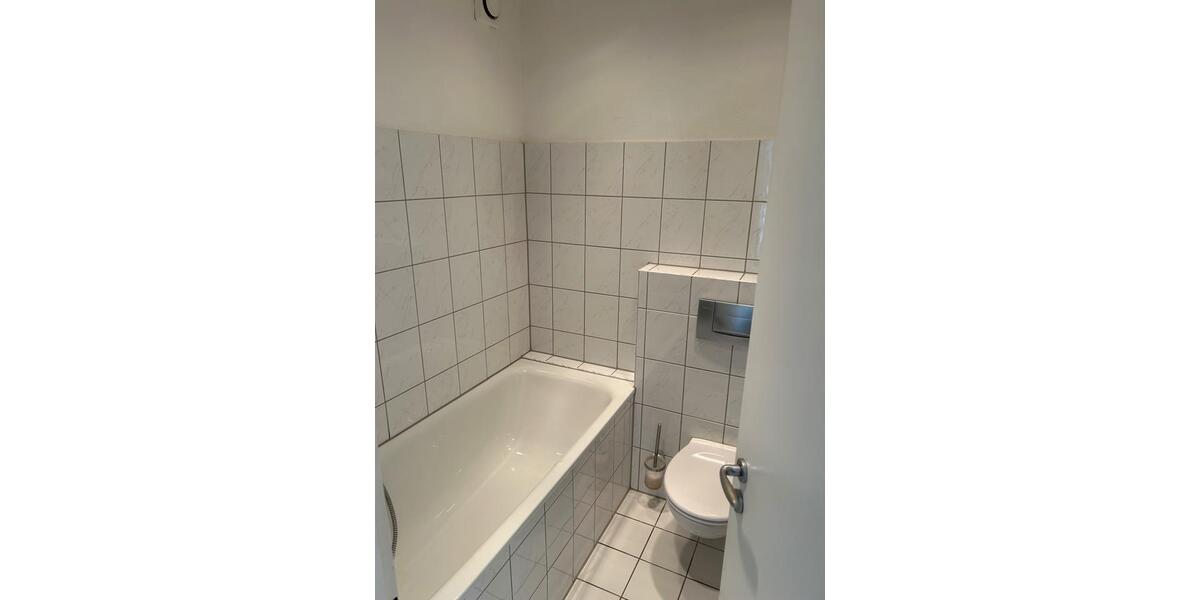 Etagenwohnung Düsseldorf Stadtbezirk 3 - 3 Zimmer, 94 m&sup2;, 1.570&euro; | Angebot:25105146
