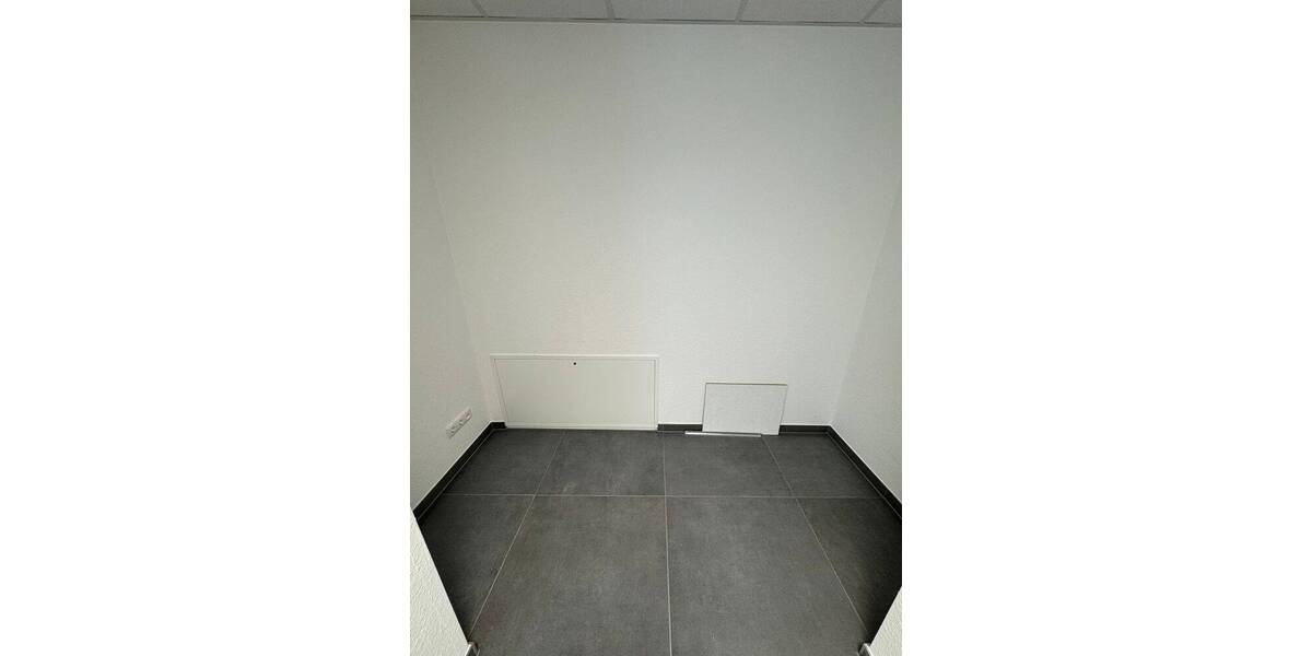 Gewerbeobjekt Lindhorst - 5 Zimmer, 207 m&sup2;, 2.200&euro; | Angebot:23516415