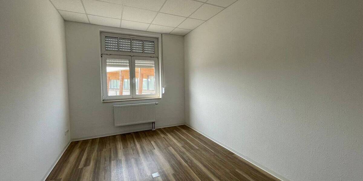 Gewerbeobjekt Dessau-Roßlau Roßlau - 1 Zimmer, 260 m&sup2;, 1.857&euro; | Angebot:26080613