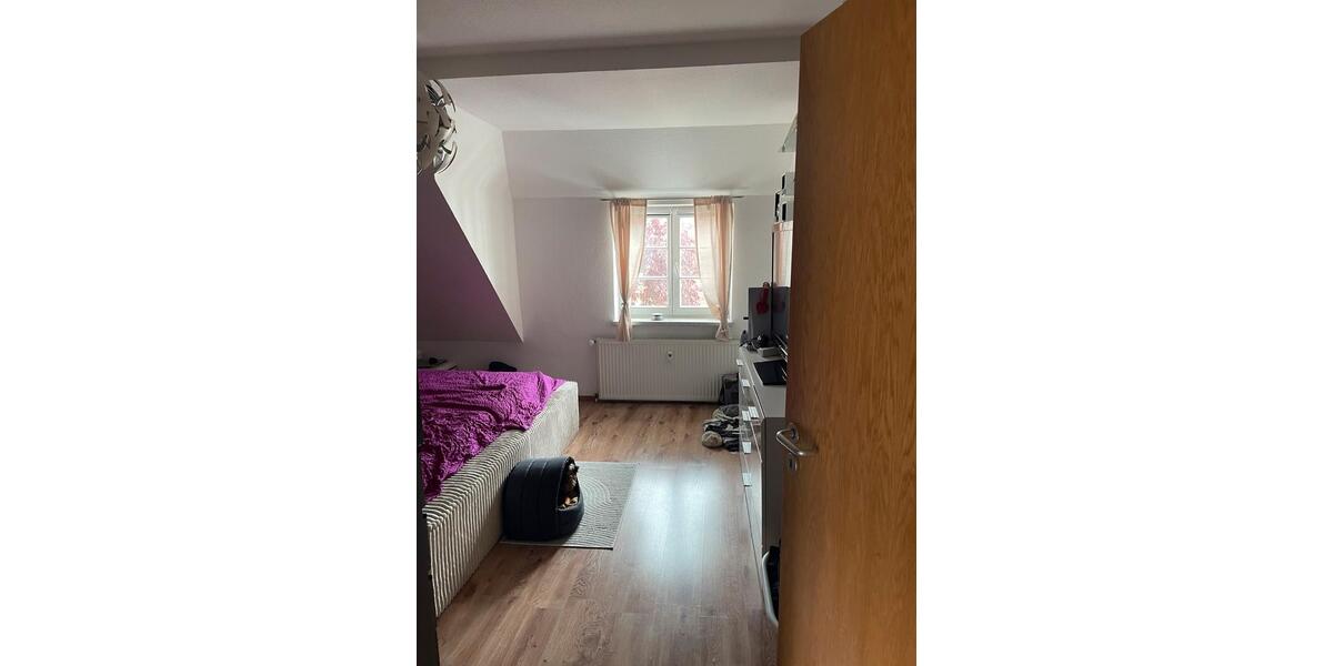 Dachgeschoßwohnung Frankfurt (Oder) - 4 Zimmer, 95 m&sup2;, 1.110&euro; | Angebot:26477855