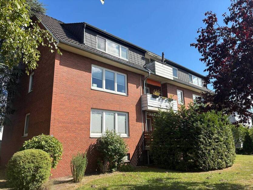 Großzügige 3-Zimmer-Erdgeschoßwohnung mit Balkon in Stuhr-Brinkum