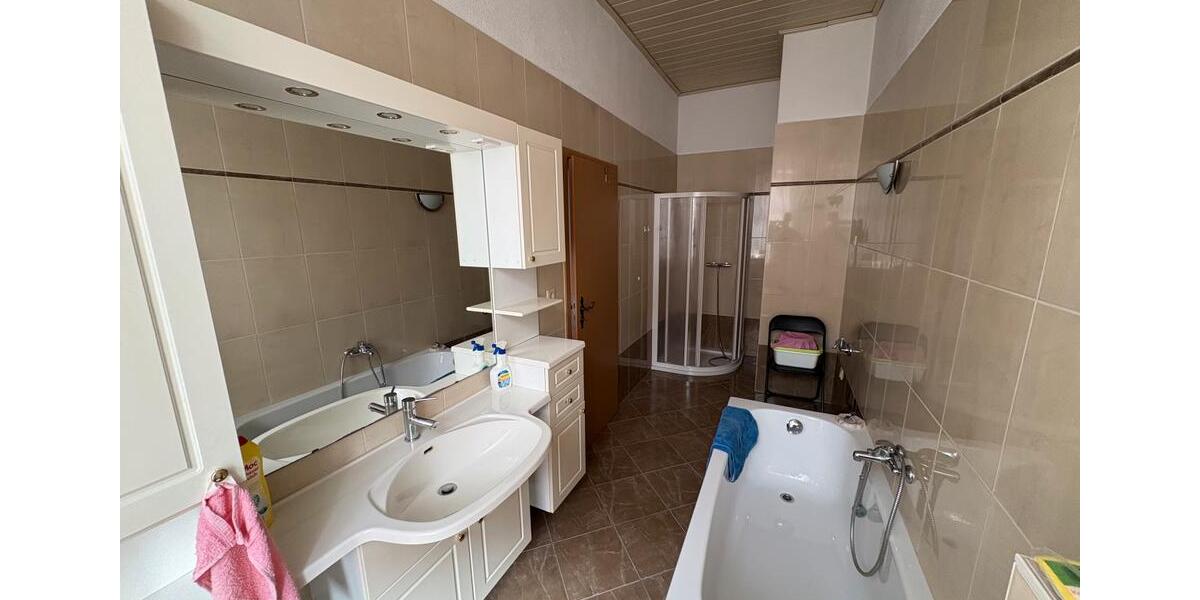 Erdgeschoßwohnung Kyritz - 6 Zimmer, 220 m&sup2;, 1.100&euro; | Angebot:26559859