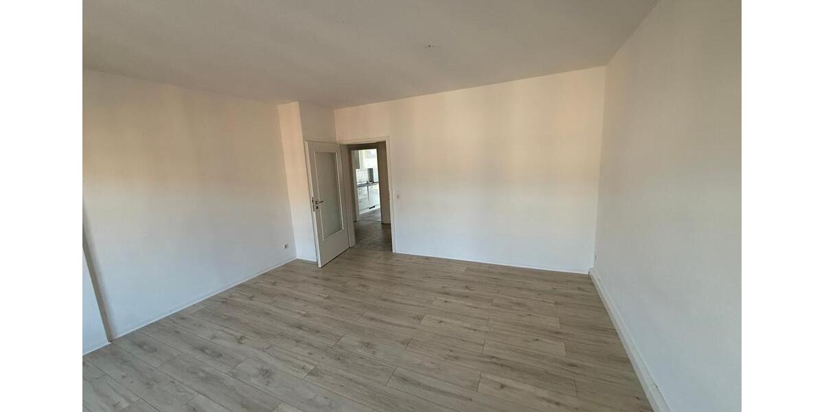 Wunderschöne 4-Raum-DG-Wohnung mit Balkon in Greiz direkt im Stadtzentrum 4 zimmer