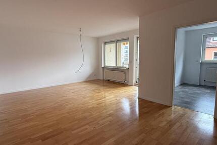 Helle 2-Zimmer-Wohnung mit Balkon, Küche & Stellplatz in der Fürther Südstadt 2 zimmer