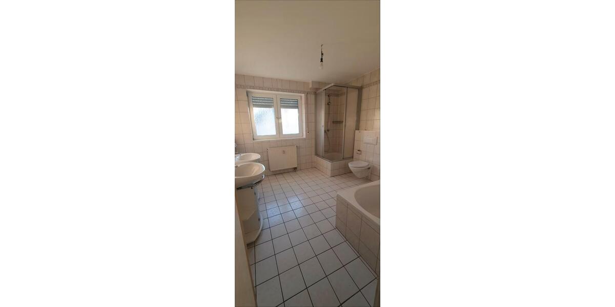 Etagenwohnung Hofheim am Taunus - 3 Zimmer, 89 m&sup2;, 1.200&euro; | Angebot:26484189