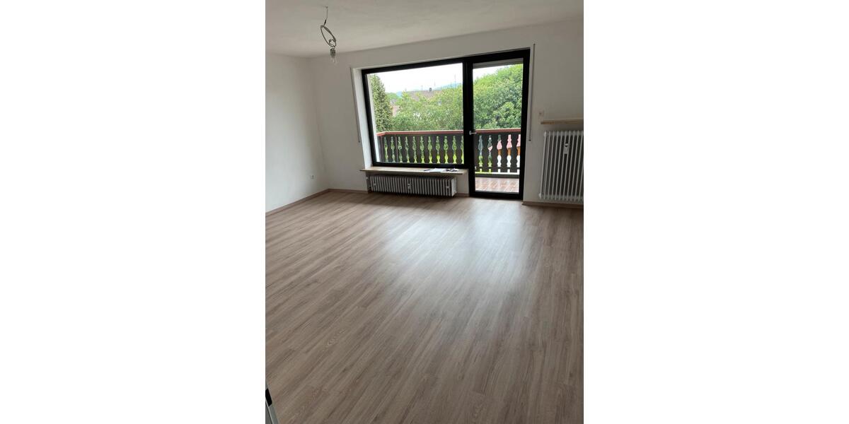 Etagenwohnung Wiesau Kornthan - 3 Zimmer, 85 m&sup2;, 620&euro; | Angebot:26256090
