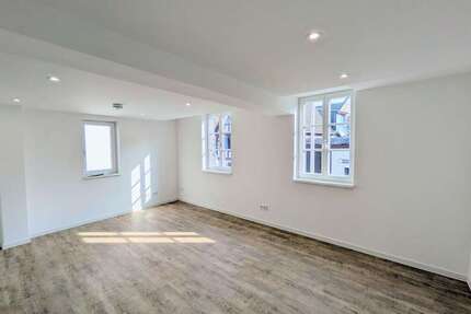 Haus Wiesbaden Biebrich - 4 Zimmer, 110 m&sup2;, 1.980&euro; | Angebot:26198974