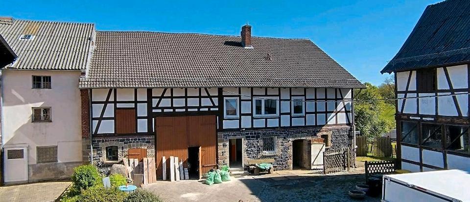 Etagenwohnung Neukirchen - 8 Zimmer, 135 m&sup2;, 1.350&euro; | Angebot:26406482