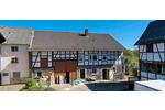 Etagenwohnung Neukirchen - 8 Zimmer, 135 m&sup2;, 1.350&euro; | Angebot:26406482