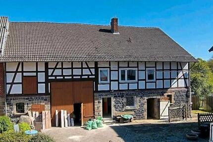 Wohnung Neukirchen - 8 Zimmer, 135 m&sup2;, 1.350&euro; | Angebot:26406482