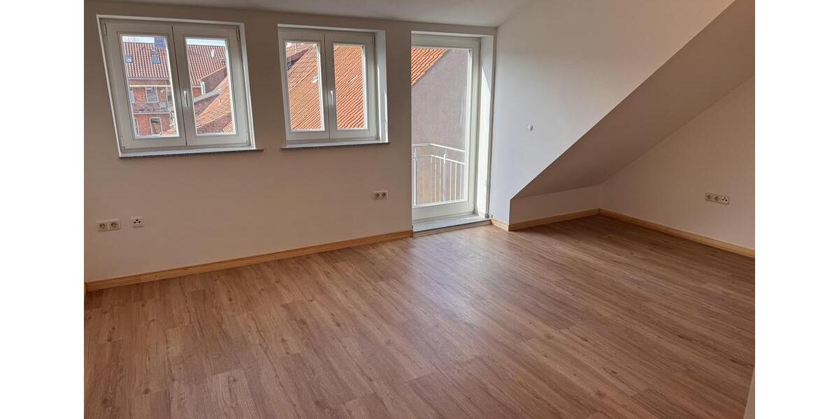 Dachgeschoßwohnung Lüneburg Ebensberg - 2 Zimmer, 120 m&sup2;, 1.500&euro; | Angebot:25648228