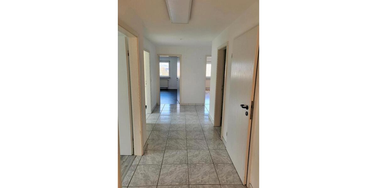 Dachgeschoßwohnung Siegen Weidenau - 4 Zimmer, 100 m&sup2;, 950&euro; | Angebot:24994316