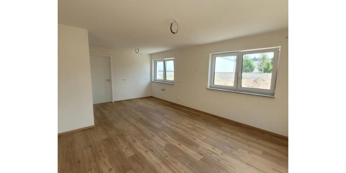Etagenwohnung Schwandorf - 4 Zimmer, 106 m&sup2;, 1.180&euro; | Angebot:24398407