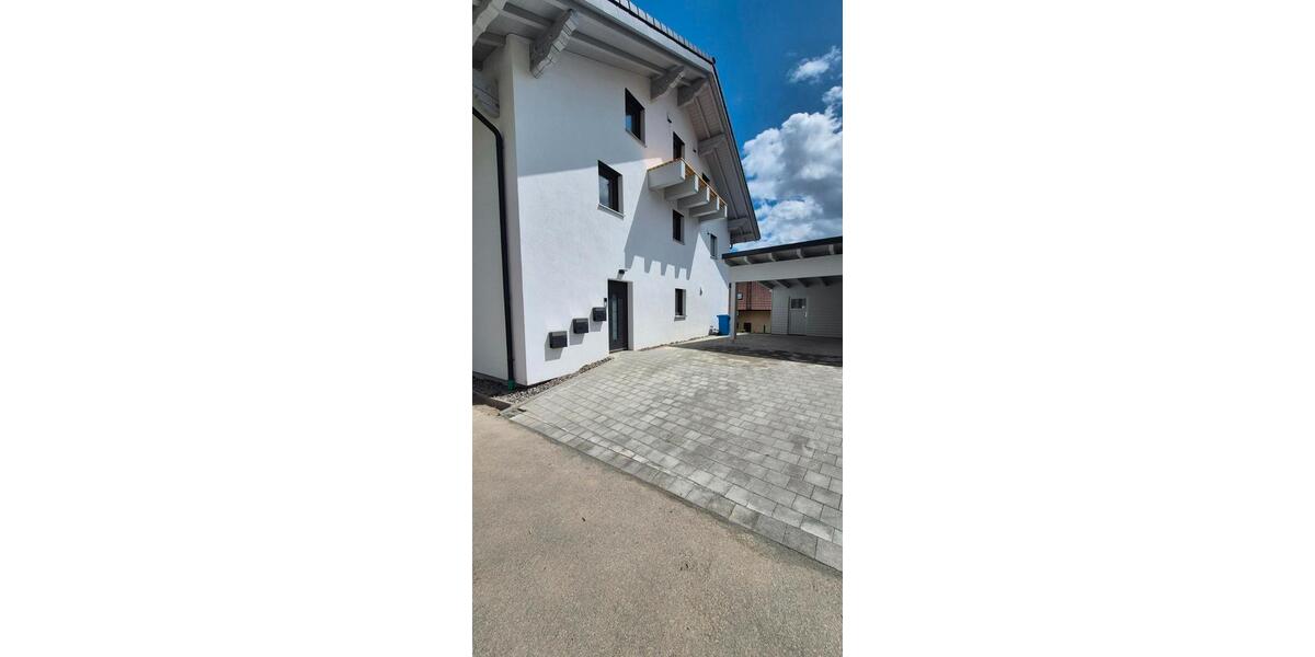 Erdgeschoßwohnung Neukirchen - 3 Zimmer, 106 m&sup2;, 980&euro; | Angebot:26496156